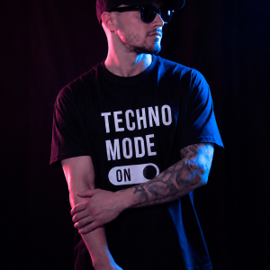 parteeshirts techno mode on tee