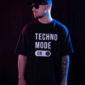 techno mode on oversized tshirt